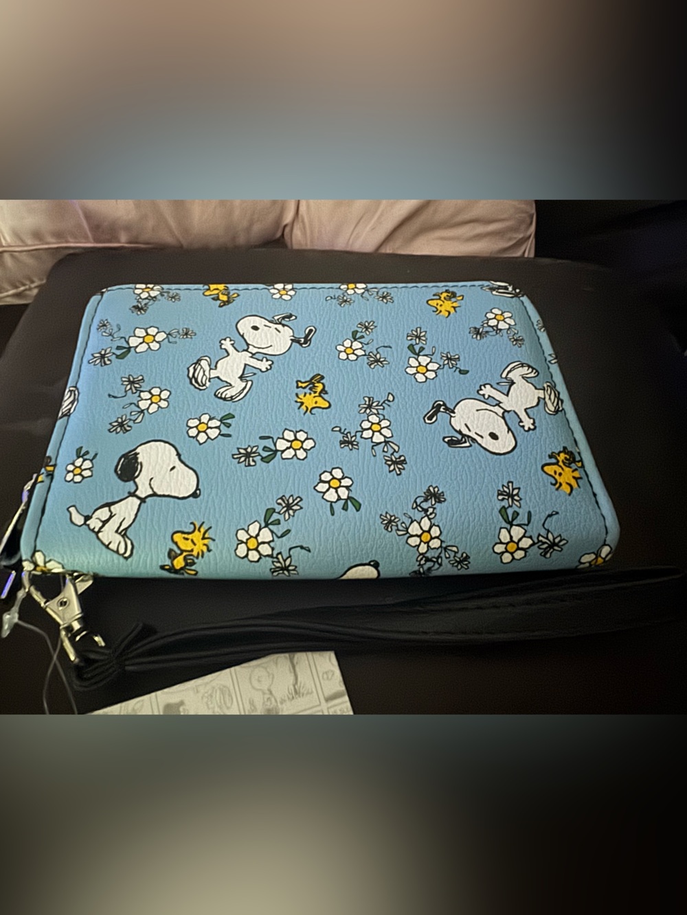 Snoopy wristlet wallet NEW zip around, card slots etc. adorable print blue
